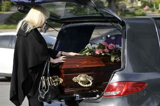 Silvia y Guido Süller le dieron el último adiós a su madre