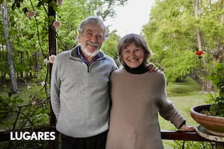 Un químico y una psicóloga convirtieron su casa isleña en un hotel boutique rodeado de naturaleza