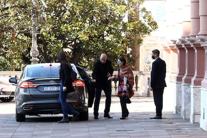 Silvina Batakis saliendo de Casa Rosada