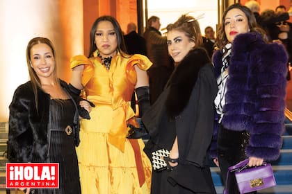 Silvina Bo, la artista plástica Chola Poblete (vestida de gala por Javier Saiach), Naná Gallardo y Daniela Taillard.