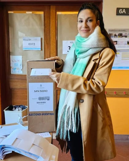 Silvina Escudero emitió su voto en las elecciones PASO 2023 de este domingo