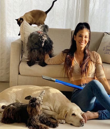 Silvina Escudero junto a "la manada"