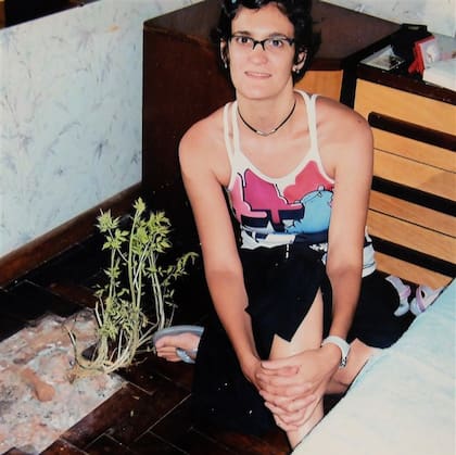 Silvina, hija del damnificado, junto al brote