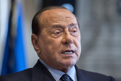 Berlusconi fue diagnosticado positivo de Covid-19