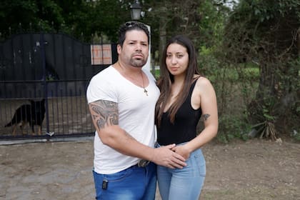 Silvio Gastón Canteros y su pareja, Florencia López; él fue señalado como narcotraficante y recibió el apodo de El Patrón del Oeste; estuvo preso más de dos años hasta que la Justicia determinó que la causa en su contra había sido "armada"
