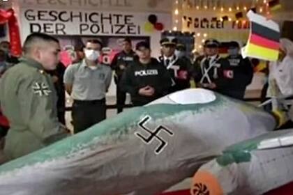 Simbología nazi en una fiesta de la escuela de policía de Colombia