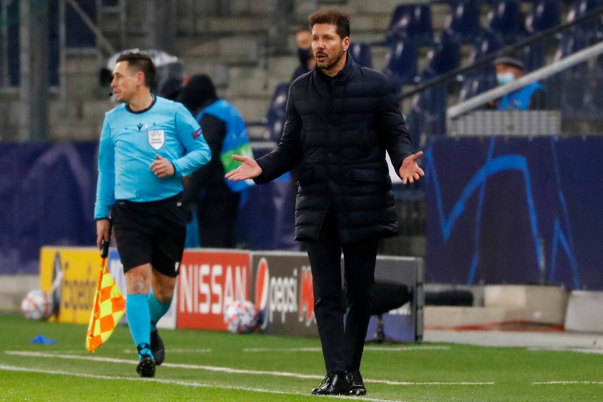Simeone durante el FC Salzburg v Atletico Madrid.