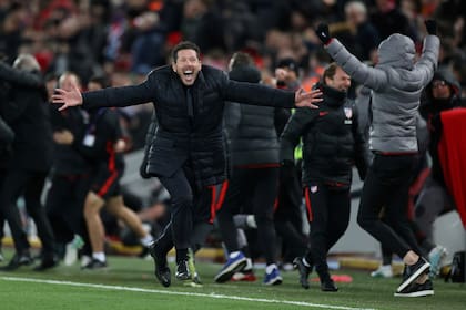 Simeone festeja en Anfield: Atlético de Madrid venció a Liverpool y pasó a cuartos