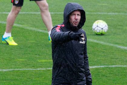 Simeone no quiere sorpresas y le apunta a todo