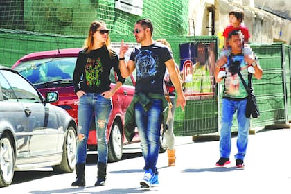 Simeone y su novia Carla