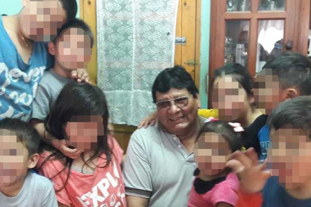 Simón tenía tres hijos y ocho nietos, trabajaba como comerciante hace mas de treinta años