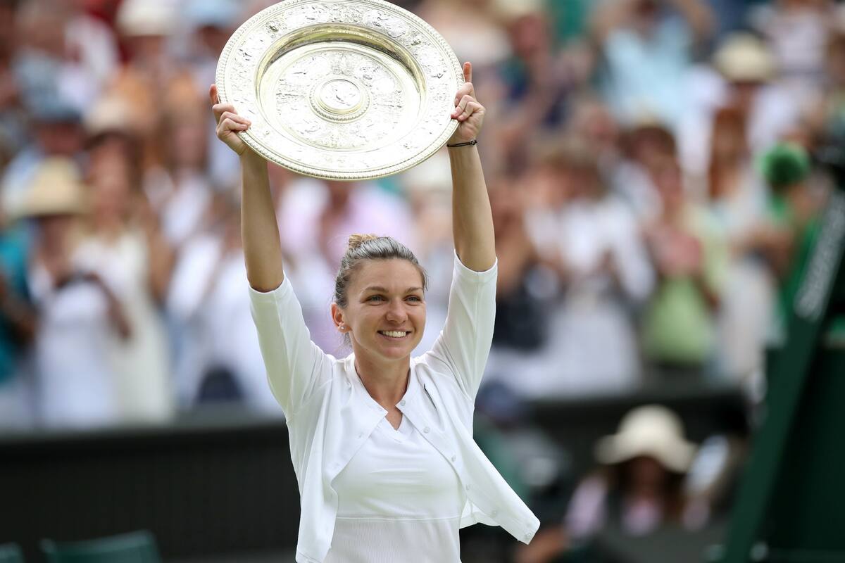 Simona Halep con el trofeo soñado: es la primera rumana que gana Wimbledon