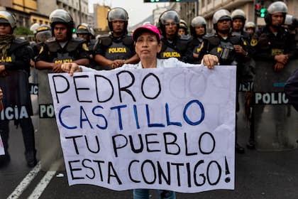 Simpatizantes de Castillo marchan en Lima. El expresidente habría querido llegar al Congreso con sus seguidores