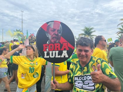 Simpatizantes de Flavio Bolsonaro en una manifestación en Barra de Tijuca, Río de Janeiro. Fuente: Guido Bovone