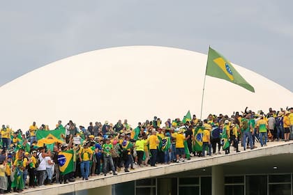 Simpatizantes del expresidente Bolsonaro invaden el Congreso Nacional en Brasilia