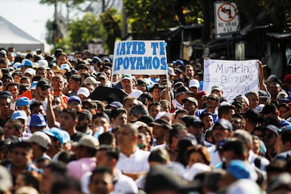 Simpatizantes del presidente de El Salvador Nayib Bukele