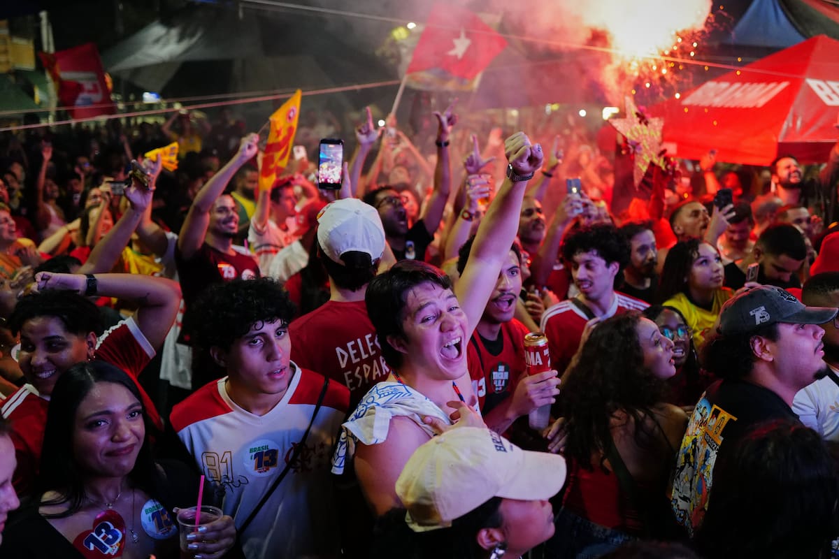 Lula vence a Flavio Bolsonaro en un balotaje polémico y será presidente por cuarta vez
