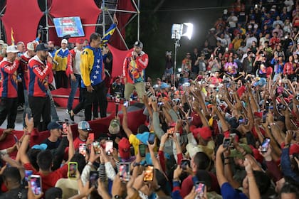 Simpatizantes del presidente venezolano, Nicolás Maduro, son vistos en Caracas, Venezuela, el 28 de julio de 2024