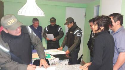 Simulaban mudanzas desde el exterior para realizar contrabando