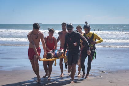 Simulacro de rescate en las playas de Mar del Plata