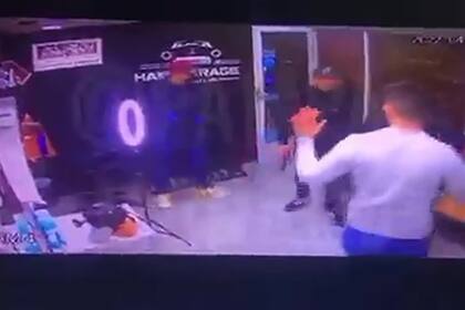 Simularon ser policías y entraron a robar a una barbería en Quilmes