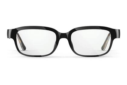 Sin cámara, a diferencia de los Google Glass, los Echo Frames de Amazon basan todas las interacciones con las funciones de notificaciones de audio del asistente Alexa y una conexión inalámbrica Bluetooth a un teléfono móvil