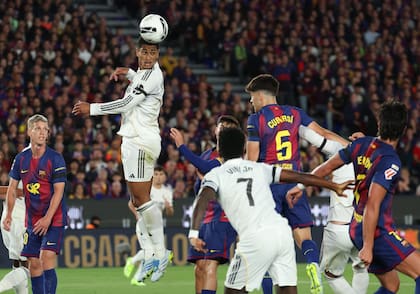 Sin cambios en Barcelona y Real para terminar el encuentro. A los dos minutos del complementario, Courtois evitó el tercer gol del local.