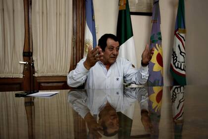 Julio Marini, intendente de Benito Juárez, cree que los habitantes del partido respetarán las normas para poder mantener las nuevas medidas