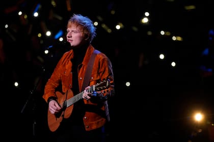 Sin correr riesgos, Ed Sheeran apeló a su sello característico en su nuevo álbum