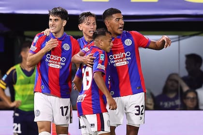 Sin director técnico definitivo y en un momento de debilidad, San Lorenzo se estrenará en Quilmes por la Copa Argentina, frente a Rincón, de Neuquén.