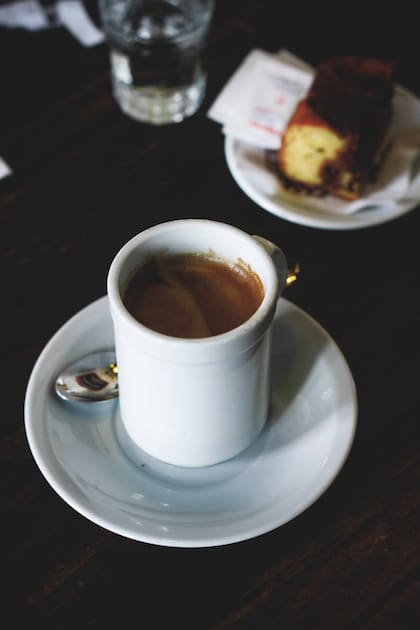 Sin estridencias, este café porteño lleva 28 años con un público fiel al que se suman turistas.