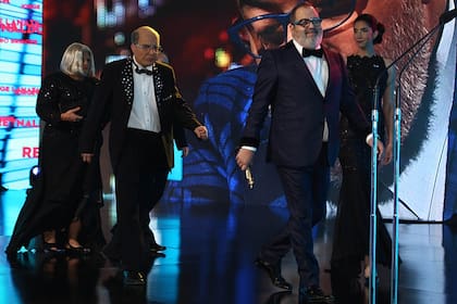 Sin hacer discursos políticos, Lanata se llevó el Martín Fierro a mejor labor periodística en televisión