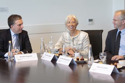 Sin Lagarde en Washington, comienzan las reuniones de Dujovne con el FMI