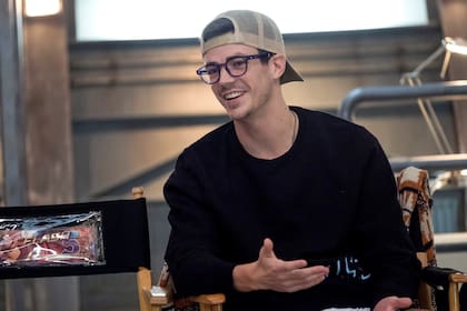 Sin músculos pero con corazón, Grant Gustin se pone en la piel del héroe más veloz