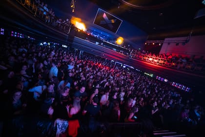 Sin perreo ni autotune los hits de los años son para todos