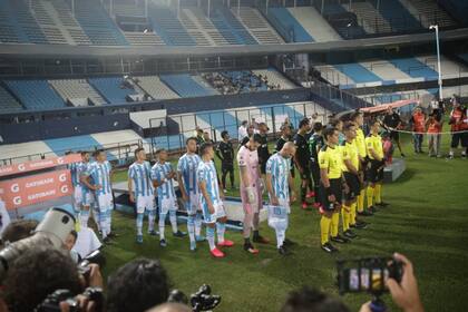 Sin público: una postal de la noche ausente de hinchas por las restricciones del coronavirus