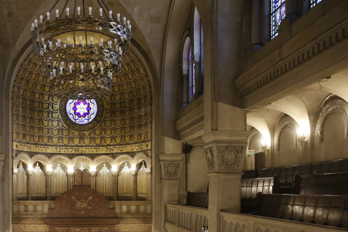 sinagoga templo libertad, situada en la la calle Libertad al 600