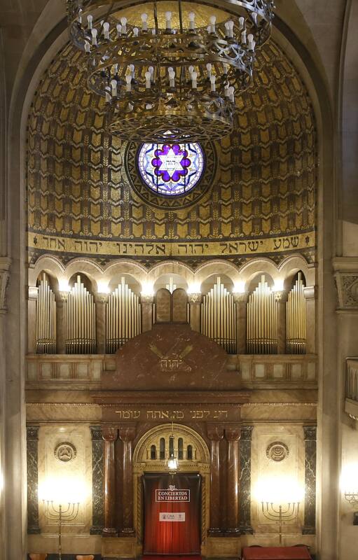 sinagoga templo libertad, situada en la la calle Libertad al 600