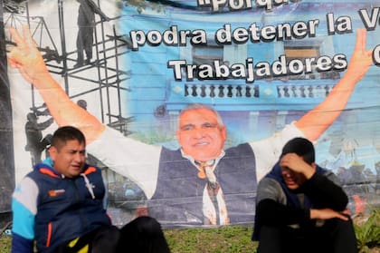 Manifestantes de la Uocra que reivindican el liderazgo de Pata Medina