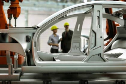 Sindicato UAW respalda medida de Trump