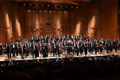 En el escenario del Barbican, al término de un concierto
