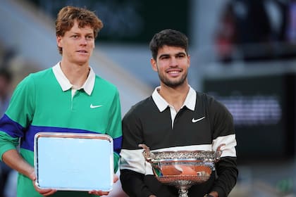 Sinner se enfrenta a Alcaraz en Wimbledon como revancha de su épica final de Roland Garros