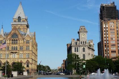 Siracusa, una ciudad de colinas, valles, lagos, arroyos y arquitectura imponente