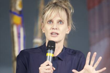 Hustvedt se volvió feminista cuando era una adolescente y su país se empecinaba en la guerra de Vietnam