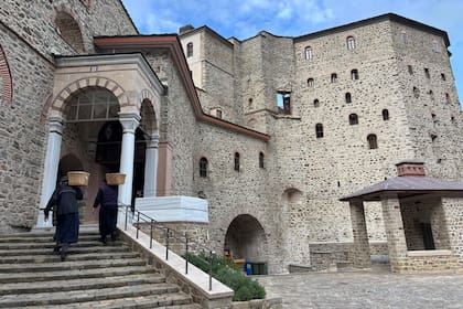 Sismos dañan monasterios centenarios en una comunidad religiosa aislada en Grecia