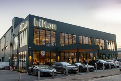 Sistema de vigilancia las 24hs y control de humedad son algunas de las cualidades de este hotel para autos