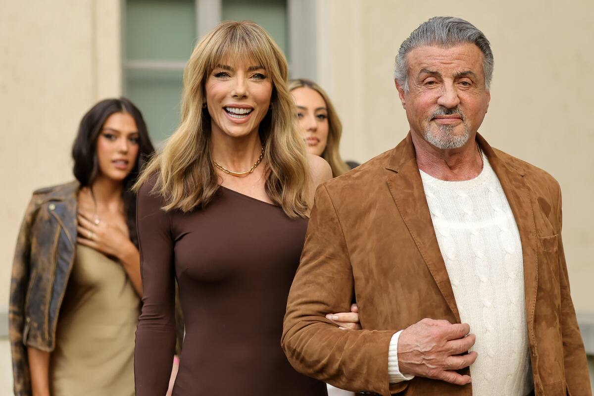 Sistine Stallone, Jennifer Flavin, Sophia Stallone y Sylvester Stallone en el desfile de Ralph Lauren que se realizó hace un par de semanas en Los Ángeles
