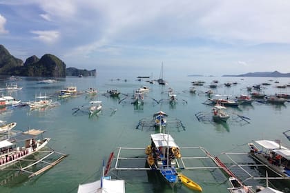 Sitio paradisíaco para los turistas, aunque 10 millones de filipinos prefieren irse al extranjero para escapar de la pobreza.