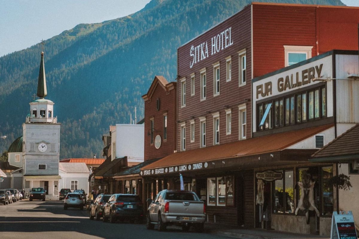 Sitka se encuentra en Alaska; fue elegido como uno de los 50 pueblos pequeños más hermosos para visitar