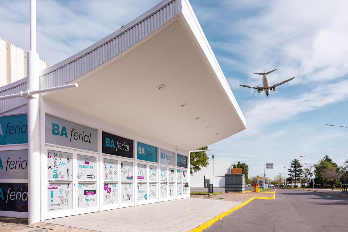 Situado en la Costanera Norte, BA Ferial cuenta con accesos estratégicos y cercanía al aeroparque Jorge Newbery